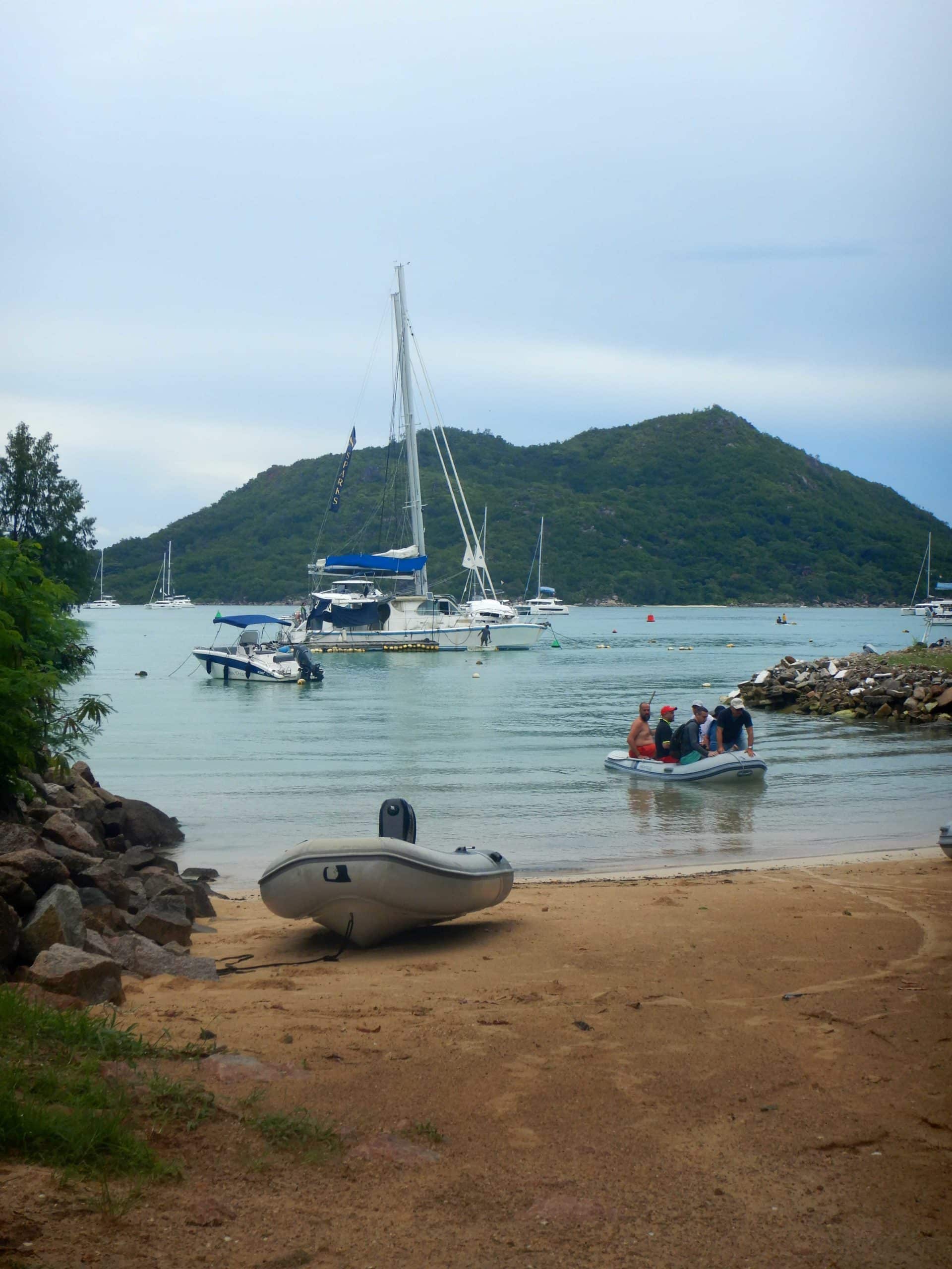 2025-Seychellen-Praslin-BaieStAnne-Anlandung